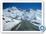 on-road-to-rohtang-pass